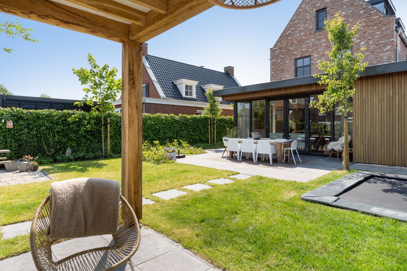 Klassieke woning in Papendrecht, uitbouw met glazen pui, Bongers Architecten uit omgeving Papendrecht
